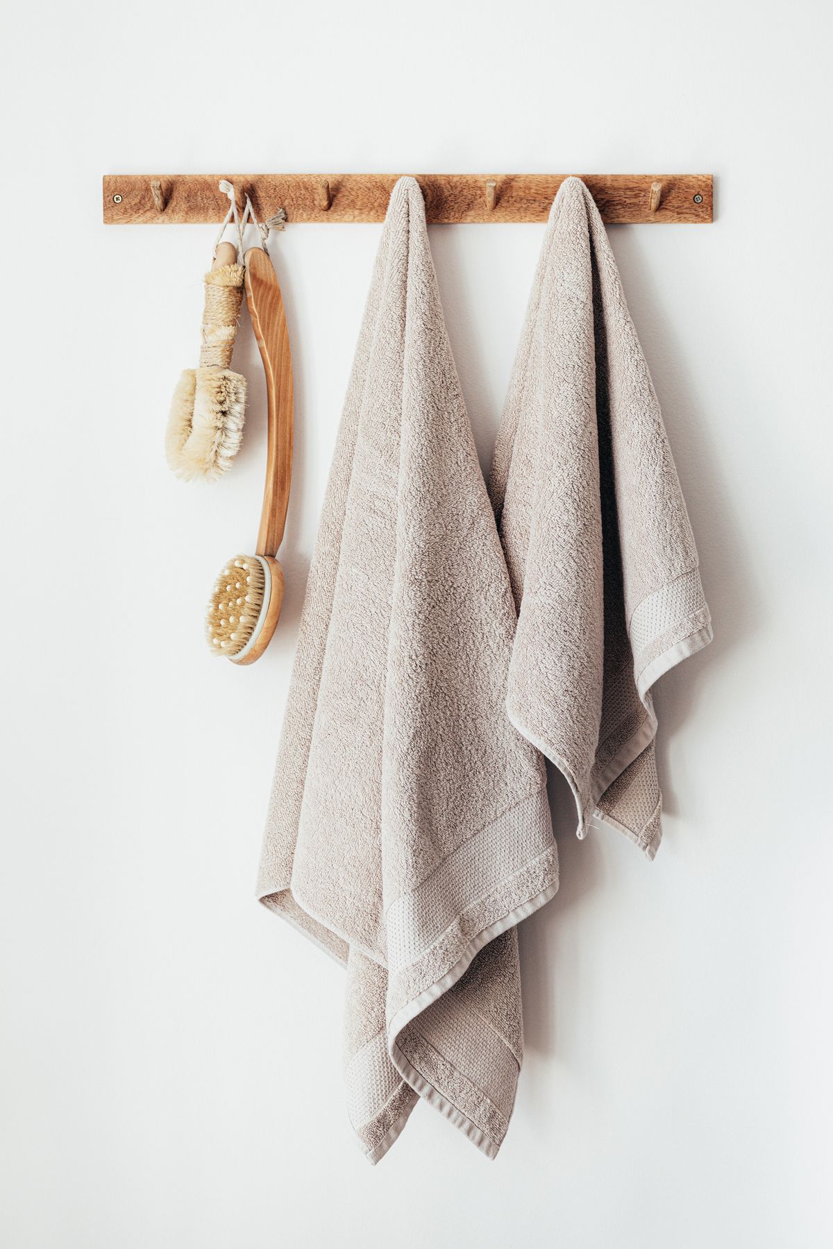 Spa towels representative of the Sunset Nail Lounge amenities